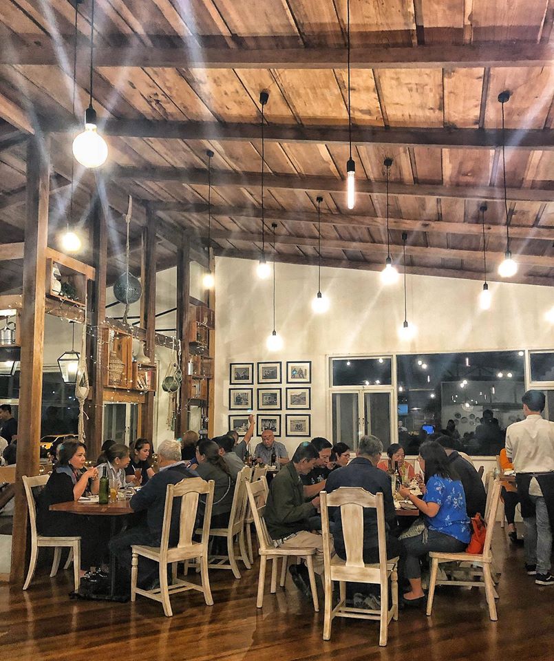 lemon and olives greek taverna baguio city - pet-friendly restaurant