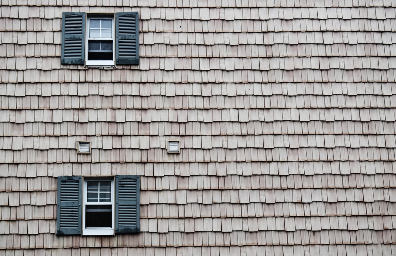 brown house built to be more sustainable and eco-friendly